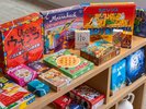 5階のフロントにはボードゲームの貸出もございます。