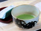 若松オリジナル「松のみどり」は抹茶の風味と上品な甘さが旅の疲れをいやすと好評。