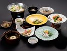 【夕食一例:ふく会席】料理人の技を活かした“ふく”料理の数々。