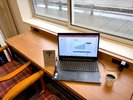 ゲストラウンジではコーヒーを飲みながらお仕事も!USBポート・電源有り