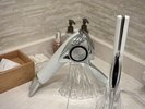 女性専用パウダールームにはRefaのドライヤーとヘアアイロン完備!ご自由にお使いください