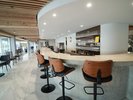 Barでは男鹿のクラフトビールや秋田の地酒を楽しむことができます