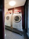 コインランドリー(2階のエレベーターの向こう側)