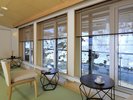 リバーサイドテラス当館で川沿いに一番近い空間です。レコードやCDが流れる、特別な空間です。