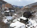 敷島定山渓別邸(定山渓大橋より)