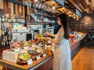 美味しい朝食とともに、新鮮なサラダで活力をチャージしませんか