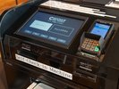 ホテルの自動チェックイン機で、スムーズな手続きが可能に