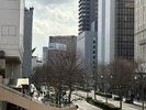 PARCO2手前で左手を見ると、当館が見えます。
