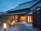 レストラン|1本の大木から作られた築150年の古民家をリノベーションしたレストラン