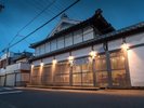歴史を背負いながらも温もりを伝える、風格ある古民家