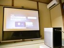 MOKUMOKU601|客室にプロジェクターを備えたくつろぎ空間