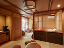 #福寿 和を基調としたゆったりした造りのお部屋。