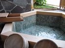 新鮮な温泉に毎日入れ替え、皆様をお待ち...