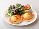 エロイーズカフェ サーモンエッグベネディクト