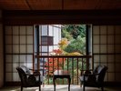 ■【霧島】本館和室14畳/情緒ある諏訪大社の杜を望む