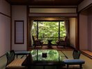 ■【水月】本館和室10畳+広縁/四季を映す日本庭園を望む