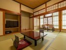 2面の窓から渓流を【和室8畳+6畳角部屋】※トイレ・洗面なし