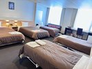 5名利用。3台目のベッドからエクストラベッドを使用します。