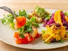【ブレックファースト】メニュー一例:多彩な食感と風味を重ねた、ヘルシーで満足感のあるひと皿