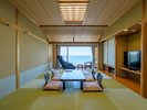 【スタンダード和室(一例)】オーシャンビューを望む広々とした和室で、ゆったりお寛ぎいただけます。