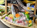 【夕食|平日限定 鯛コース】素材の持ち味を生かした彩りあふれる一品、一品をお召し上がりください。