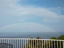 【テラス】海を望むテラスで出会う、幻想的な虹の景色