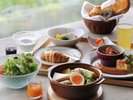 和食膳、または洋朝食からお選びいただけます。