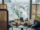 Gate Lounge(28F)_和食膳:宿泊者専用のラウンジだけで愉しめる和食膳は宿泊者の特権。