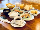 朝食