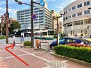 路面電車に沿って「中央郵便局」交差点を右折します