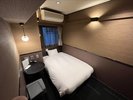 シングルシャワーブースシモンズベッド