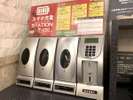 携帯電話の充電器はロビーにございます。【※有料】