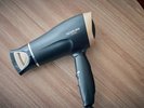 各お部屋にはドライヤーも常備しております。
