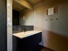 *【瑠璃/洗面台】落ち着いたデザインの洗面スペースで心地よいご滞在を