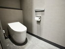 オルトジャパニーズ|シックで落ち着いた雰囲気の独立型のトイレです。
