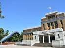 国立科学博物館。全球型映像施設を持つ広々とした博物館です。恐竜や進化論に関する展示もあります。