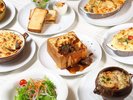 「カフェテラス」 ランチメニューの他、ドーナツ、スイーツ、軽食などをご用意しております。