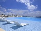 【シギラビーチサイドプール(リゾートエリア内)】※3月〜11月までの期間限定となります