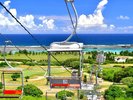 【ザ シギラリフト「オーシャンスカイ」】沖縄初のペアリフトで、絶景空中散歩。