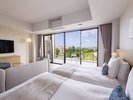 【リゾートビュー】ゆとりあるデラックスタイプのお部屋。快適な宮古島のステイをお愉しみいただけます。