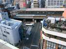 ★屋上〜西口を撮影してみました。ホームからホテル建物まで近いのがお分かりいただけると思います。