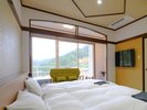 山側和モダン:10畳+twn(41u)筑後川の上流と天ケ瀬の山々を望む眺望です。