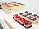 夕食のバイキング料理イメージ