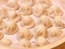 朝食に並ぶ小籠包