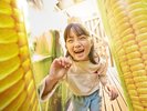 大きな野菜や果物を乗り越えたりくぐったりいっぱいからだを動かしてゴールを目指そう!