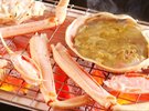 炭火で焼く焼きガニ 甲羅味噌焼き 熱々をどうぞ。
