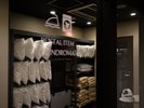 3Fにレンタルアイテムルームがございます。(アイロン、ズボンプレッサー、枕等がございます。)
