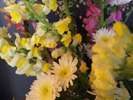 一階ロビーでスタッフが心を込めて生けたお花がお客様をお迎えいたします。