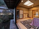 池の間