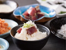 朝食ビュッフェ土佐の具材でオリジナルのっけ丼を!